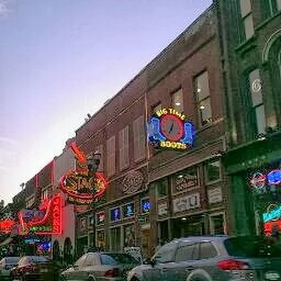 Meet your Posher, Elizabeth - Picture 1 of 1